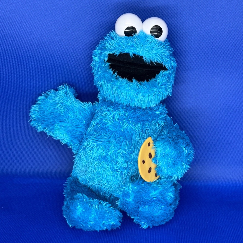 Hasbro 2017 Sesame Street Feed Me Cookie Monster Talking Interactive Plush Works